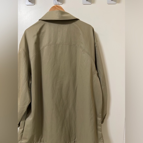 Lululemon - Lightweight Oversized  Coaches Jacket - Picture 9 of 9